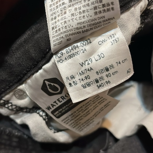 Levi’s - Picture 4 of 6